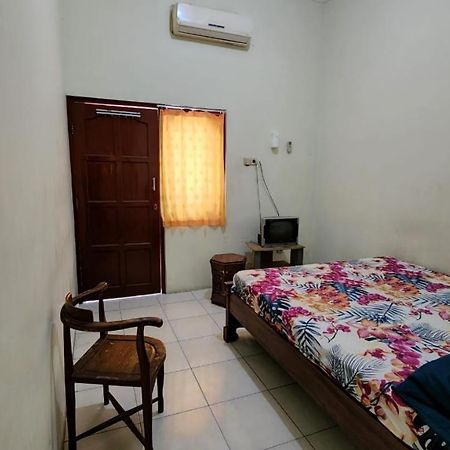 Hotel Metro Kudus Tanggulangin Екстериор снимка
