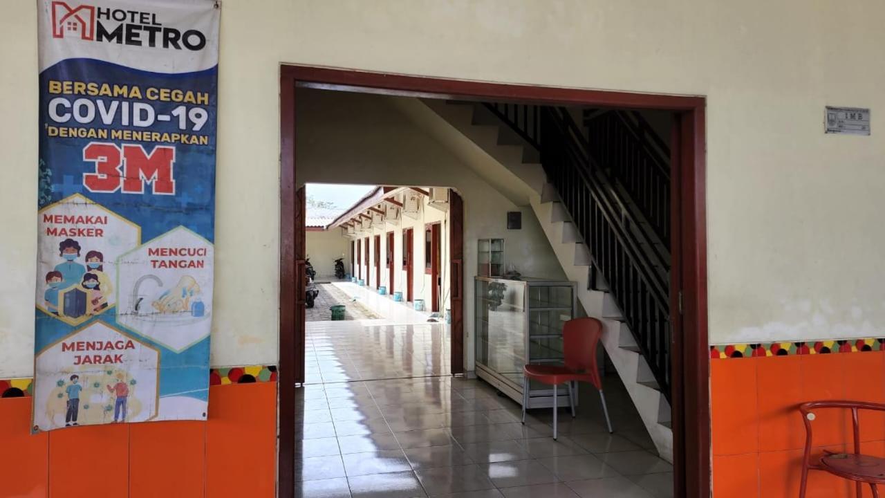 Hotel Metro Kudus Tanggulangin Екстериор снимка