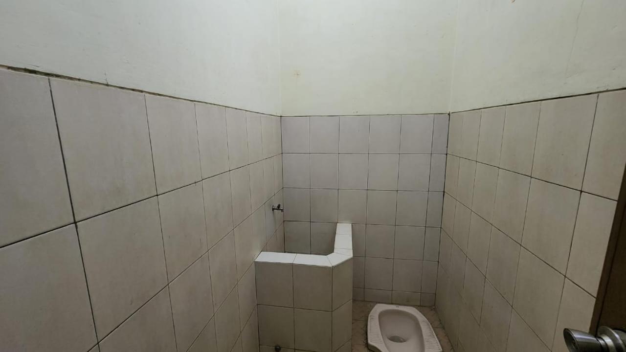 Hotel Metro Kudus Tanggulangin Екстериор снимка